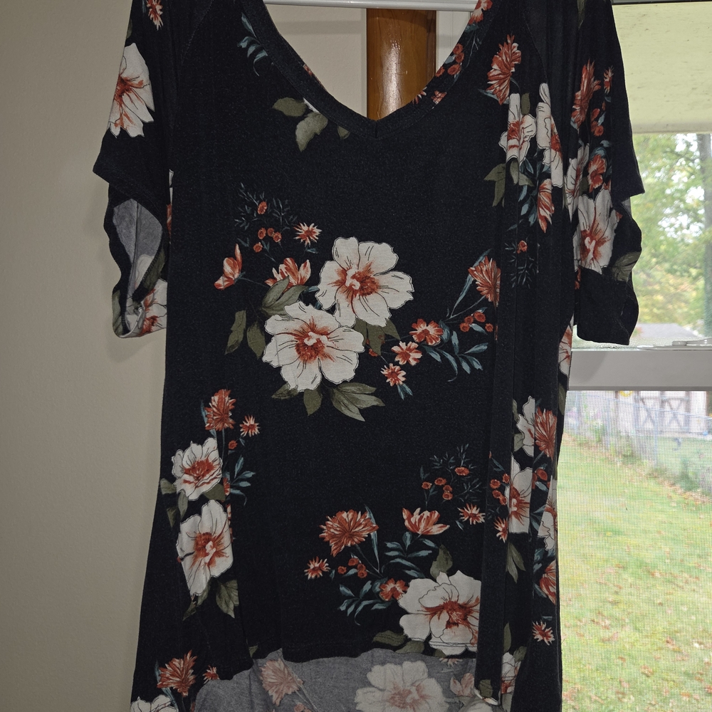 Socialite Black Floral V-Neck Top